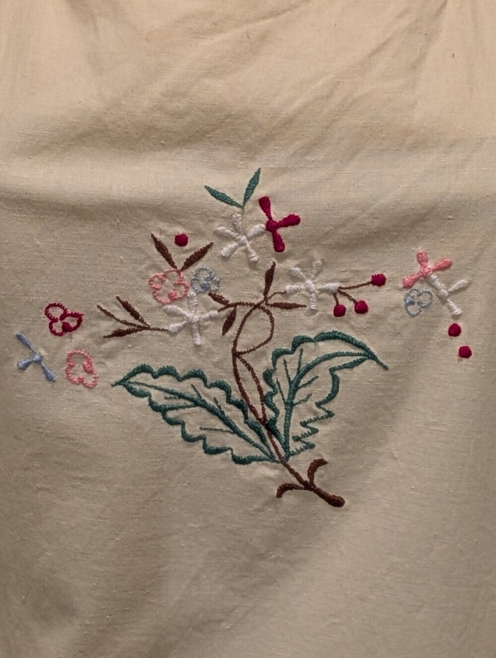 GUC Vintage Handmade Butter Yellow Kitchen Apron with Floral Embroidery - Picture 4 of 6